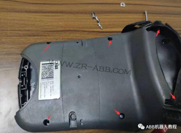 ABB機(jī)器人示教盒維修拆解過(guò)程及更換步驟