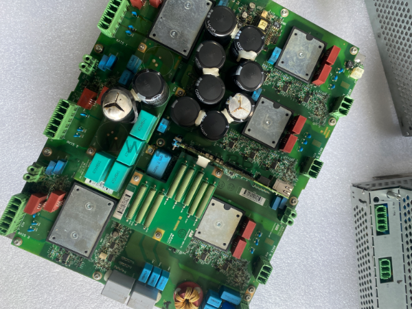 ABB工業(yè)機器人伺服驅(qū)動器通電無顯示故障維修